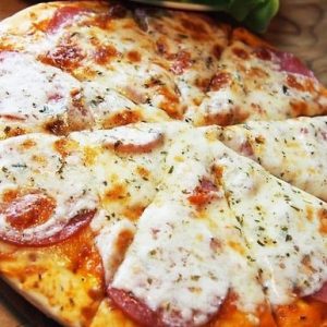 PIZZA 4 FROMAGE & SALAMI DOUX