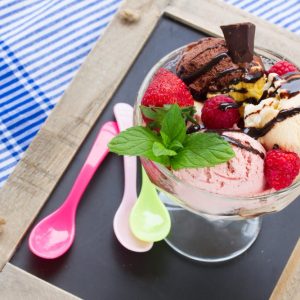 Boule de glace (vanille, chocolat, fraise, mokka)